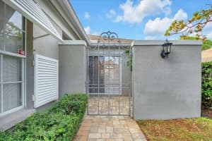 5417 CHANTILLY #31, SARASOTA, FL 34235 - MLS#MFRTB8446650