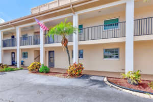 10280 IMPERIAL POINT DRIVE, LARGO, FL 33774 - MLS#MFRTB8446765