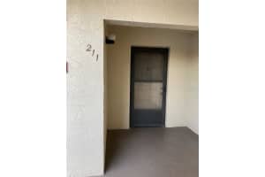 8198 TERRACE GARDEN DRIVE, ST PETERSBURG, FL 33709 - MLS#MFRTB8446875