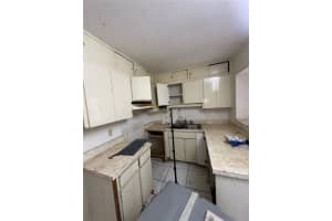 639 HAND AVENUE, SARASOTA, FL 34232 - MLS#MFRTB8446939