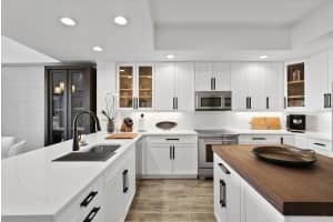 125 ISLAND WAY, CLEARWATER BEACH, FL 33767 - MLS#MFRTB8446947