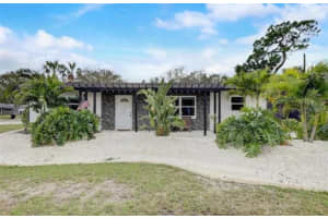 1558 DELAWARE AVENUE, ST PETERSBURG, FL 33703 - MLS#MFRTB8447230