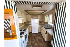 1061 OLD SOUTH DRIVE, LAKELAND, FL 33811 - MLS#MFRTB8447233