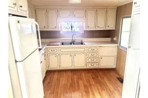 2000 BAY DRIVE, LARGO, FL 33771 - MLS#MFRTB8447755