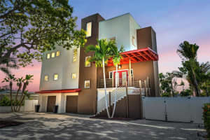 10206 4th St E, TREASURE ISLAND 10206 4th St E, TREASURE ISLAND