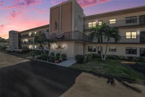 5971 Terrace Park Dr N #307, ST PETERSBURG