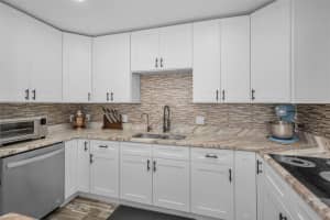 557 77TH AVENUE, ST PETE BEACH, FL 33706 - MLS#MFRTB8448567