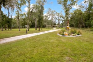25438 Ash St, BROOKSVILLE