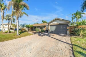 7898 CAUSEWAY BOULEVARD, ST PETERSBURG, FL 33707 - MLS#MFRTB8448856