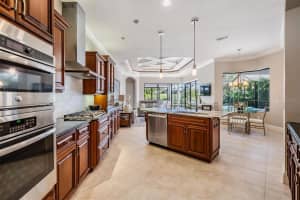 6915 BRIER CREEK COURT, LAKEWOOD RANCH, FL 34202 - MLS#MFRTB8448894