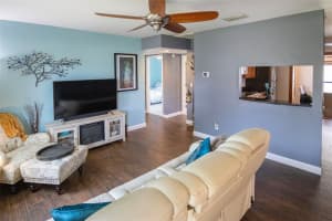 1725 BRADSHAW LANE, ST PETERSBURG, FL 33710 - MLS#MFRTB8448917