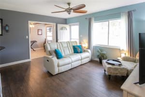 1725 BRADSHAW LANE, ST PETERSBURG, FL 33710 - MLS#MFRTB8448917