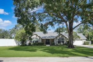 2201 HOWARD LANE, TAMPA, FL 33612 - MLS#MFRTB8449181
