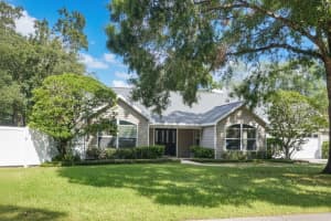 2201 HOWARD LANE, TAMPA, FL 33612 - MLS#MFRTB8449181