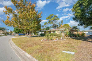 4652 MACEACHEN BOULEVARD, SARASOTA, FL 34233 - MLS#MFRTB8449455