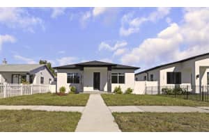 711 42ND AVENUE, ST PETERSBURG, FL 33705 - MLS#MFRTB8449654