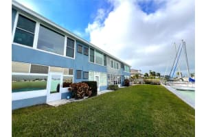 250 126TH AVENUE, TREASURE ISLAND, FL 33706 - MLS#MFRTB8449661