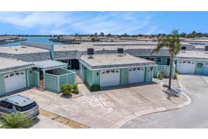 384 BOCA CIEGA POINT BOULEVARD, ST PETERSBURG, FL 33708 - MLS#MFRTB8449668