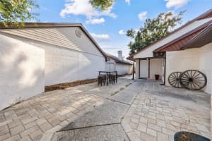 10815 VENICE CIRCLE, TAMPA, FL 33635 - MLS#MFRTB8449720