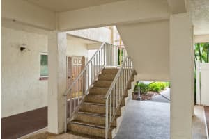 1860 MASSACHUSETTS AVENUE, ST PETERSBURG, FL 33703 - MLS#MFRTB8449772