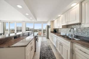 400 ISLAND WAY, CLEARWATER BEACH, FL 33767 - MLS#MFRTB8450009