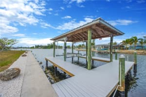827 BLUE HERON BOULEVARD, RUSKIN, FL 33570 - MLS#MFRTB8450120