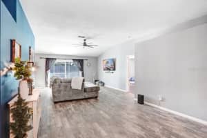 2027 DARLINGTON OAK DRIVE, SEFFNER, FL 33584 - MLS#MFRTB8450375