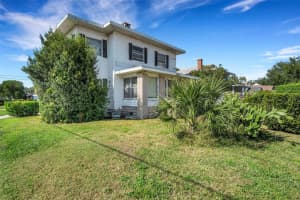 2555 QUEEN ST S, ST PETERSBURG, FL 33712 - MLS#MFRTB8450409