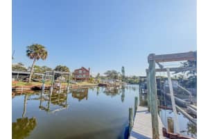 818 BAYVIEW DRIVE, RUSKIN, FL 33570 - MLS#MFRTB8450457