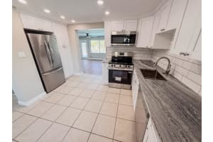 818 BAYVIEW DRIVE, RUSKIN, FL 33570 - MLS#MFRTB8450457