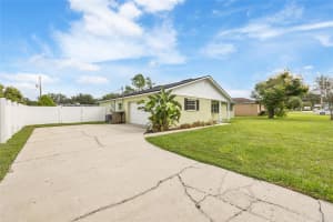934 POINT VIEW LANE, LAKELAND, FL 33813 - MLS#MFRTB8450542
