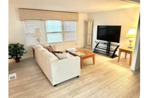 2000 BAY DRIVE, LARGO, FL 33771 - MLS#MFRTB8450690