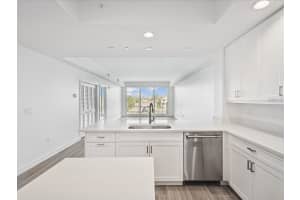 125 ISLAND WAY, CLEARWATER BEACH, FL 33767 - MLS#MFRTB8450733