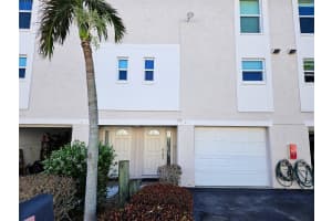 255 CAPRI CIRCLE, TREASURE ISLAND, FL 33706 - MLS#MFRTB8451113