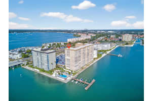 5200 BRITTANY DRIVE, ST PETERSBURG, FL 33715 - MLS#MFRTB8451124