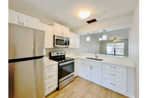 7135 PARKSIDE VILLAS DRIVE, ST PETERSBURG, FL 33709 - MLS#MFRTB8451330