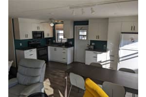 800 32ND AVENUE, ST PETERSBURG, FL 33705 - MLS#MFRTB8451372