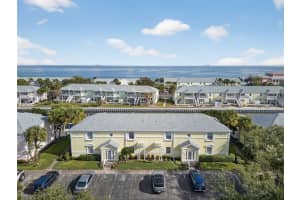 4872 BEACH DRIVE, ST PETERSBURG, FL 33705 - MLS#MFRTB8451376