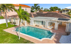 1135 81 STREET, ST PETERSBURG, FL 33707 - MLS#MFRTB8451865