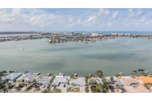 7092 S Shore Dr, ST PETERSBURG