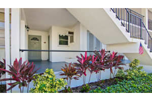 2950 BAY DRIVE, BELLEAIR BLUFFS, FL 33770 Sold 12/16/25