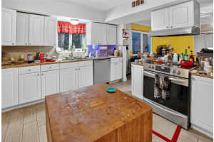 7800 11TH STREET, ST PETERSBURG, FL 33702 - MLS#MFRTB8452087