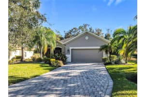 100 VIZCAYA COURT, POINCIANA, FL 34759 - MLS#MFRTB8452171