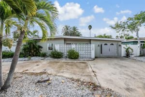 16304 3rd St E, REDINGTON BEACH 16304 3rd St E, REDINGTON BEACH