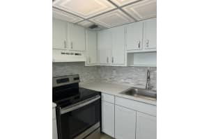 3300 FOX CHASE CIRCLE, PALM HARBOR, FL 34683 - MLS#MFRTB8452504