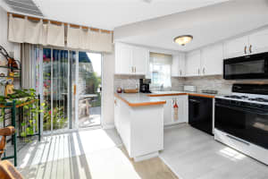 7830 39TH TERRACE, ST PETERSBURG, FL 33709 - MLS#MFRTB8452583