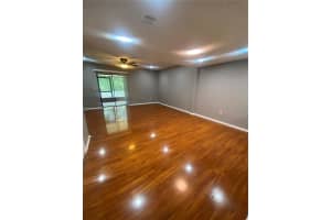 10125 LAKE OAK CIR, TAMPA, FL 33624 - MLS#MFRTB8452597