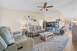 9979 88TH WAY, SEMINOLE, FL 33777 - MLS#MFRTB8452685