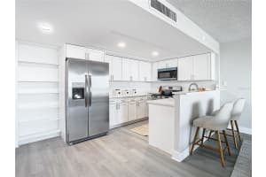 400 ISLAND WAY, CLEARWATER BEACH, FL 33767 - MLS#MFRTB8452715