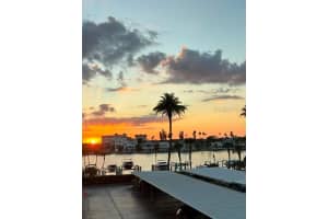 690 ISLAND WAY, CLEARWATER BEACH, FL 33767 - MLS#MFRTB8452870